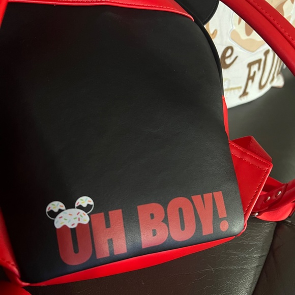 Minnie Mouse back pack purse & matching wallet - Picture 3 of 7